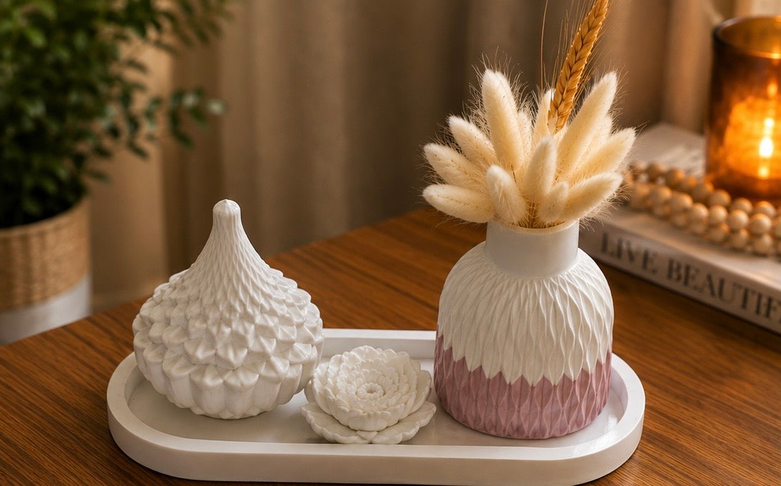 Handgefertigtes Deko-Set aus Spezialgips mit Vase, Dose und Blütenornament von Flomati
